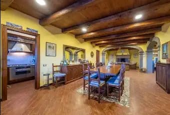 Rexer-Sutri-Villa-in-campagna-Altro